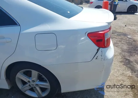 2012 Toyota Camry Se z USA, uszkodzony, nr VIN 4T1BF1FK8CU175045